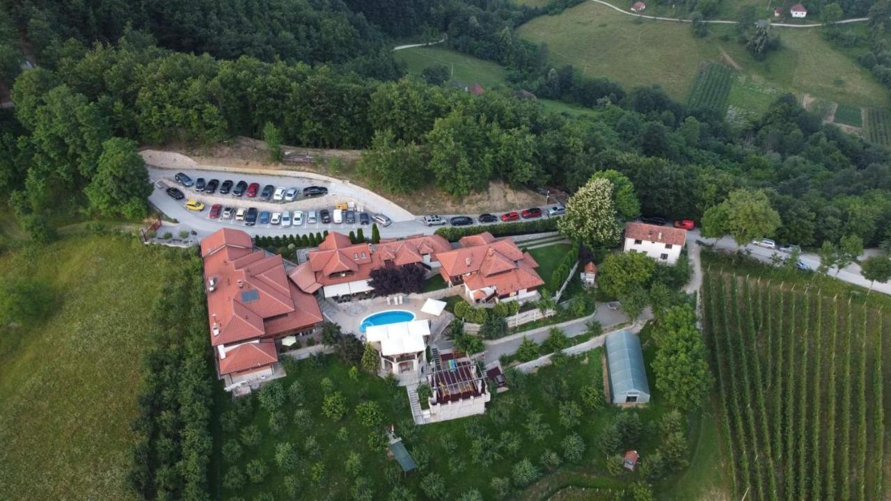 Lux Smestaj Ivanjicki Konaci Іваніца Екстер'єр фото